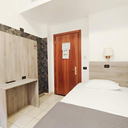 Hotel Mondial Mediolan Zewnętrze zdjęcie
