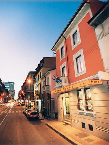 Hotel Mondial Mediolan Zewnętrze zdjęcie