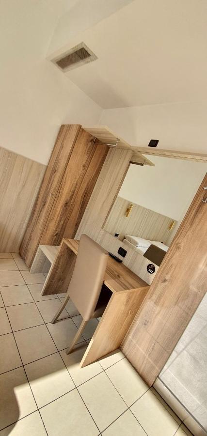 Hotel Mondial Mediolan Zewnętrze zdjęcie