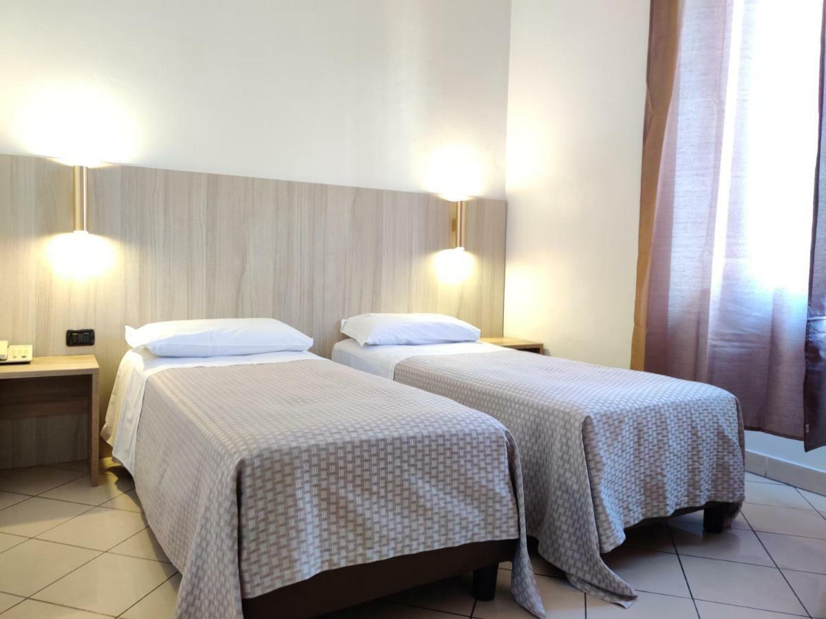 Hotel Mondial Mediolan Zewnętrze zdjęcie